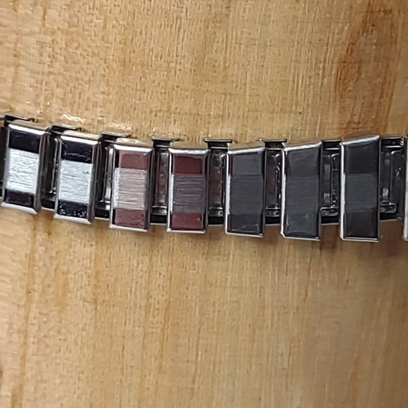 Silver Tone Metal Stretch Band Watch - Picture 10 of 13